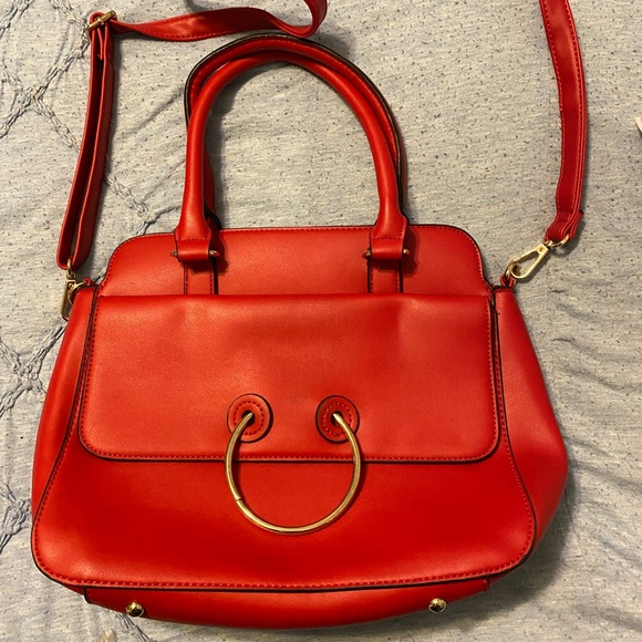 Red purse - Picture 1 of 2